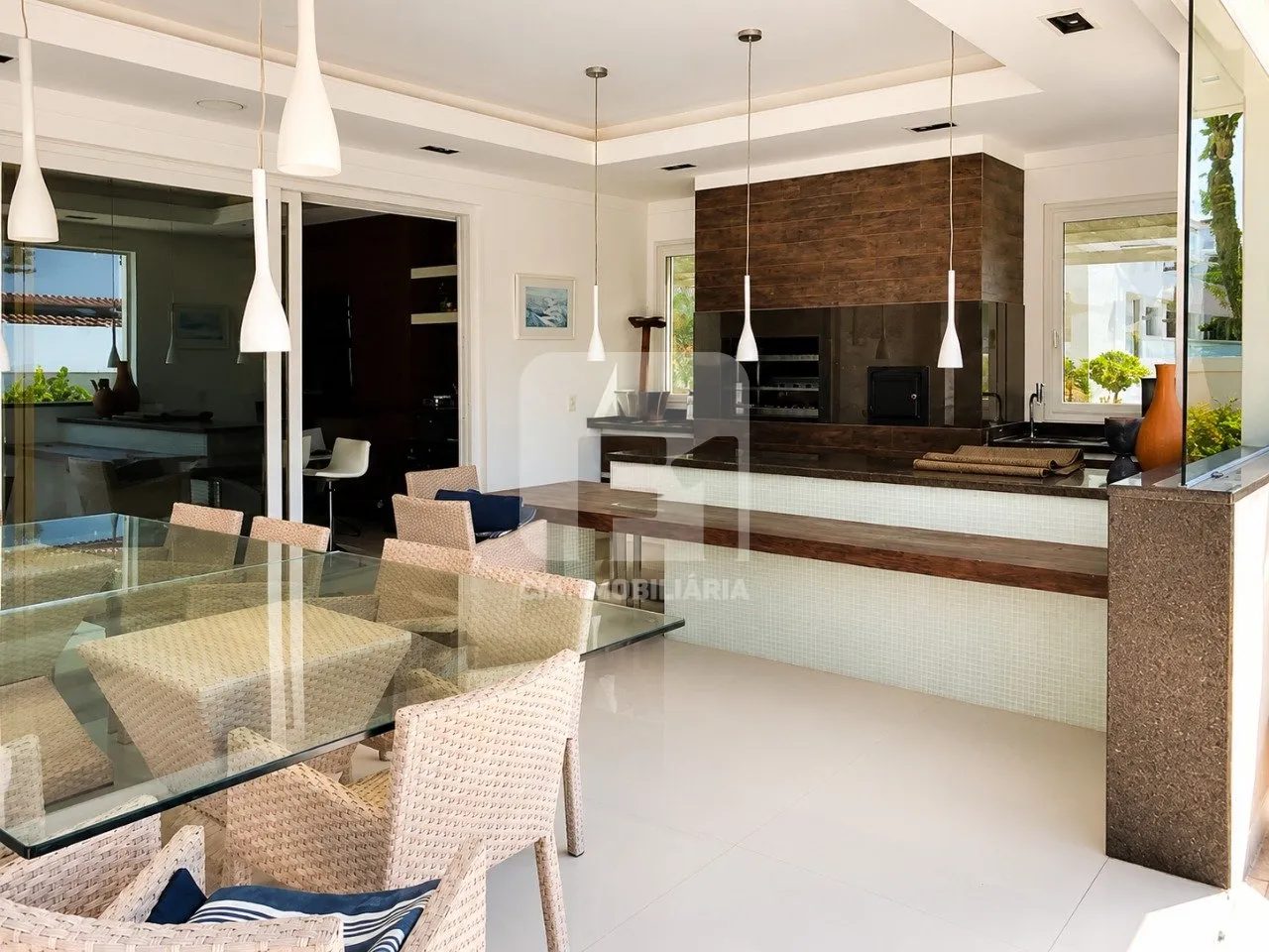 Furnished 9-suite house with open-plan kitchen — photo 5