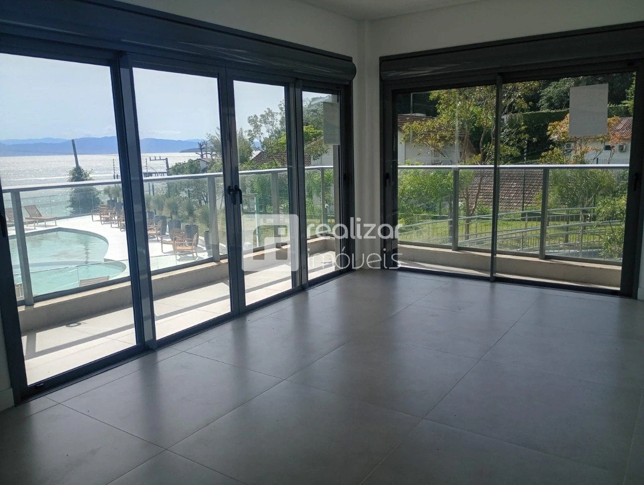 3-bedroom apartment with a water view in Florianópolis — photo 5