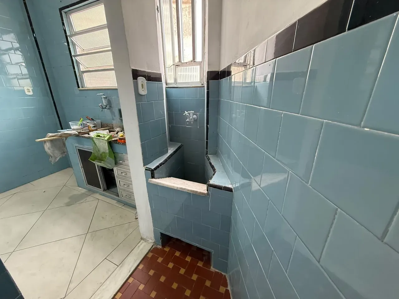Apartamento de 2 quartos com piso de madeira ou laminado — photo 7