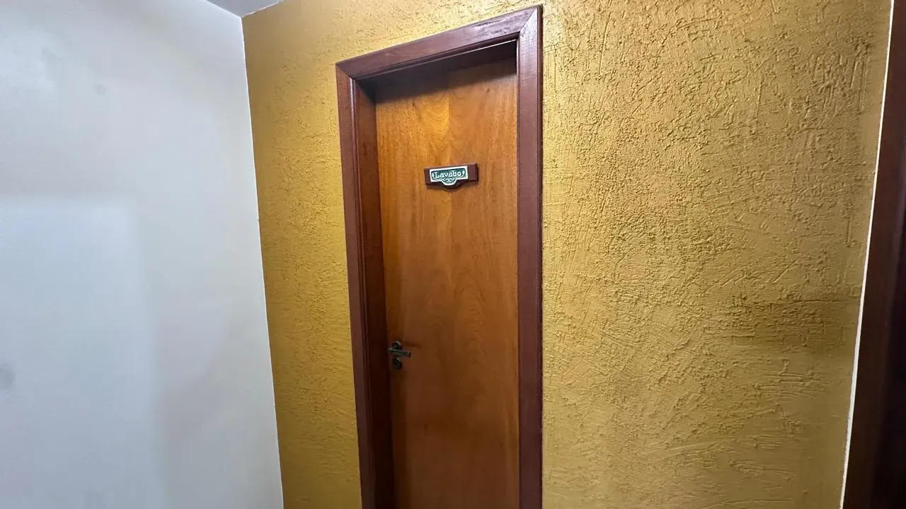 4-bedroom apartment with glassed-in balcony — photo 40