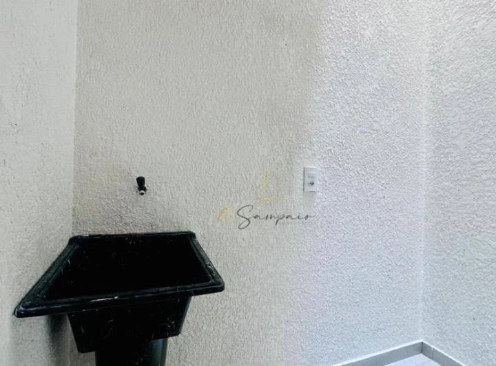 25 m² studio with a glass shower and electric showerhead — photo 8