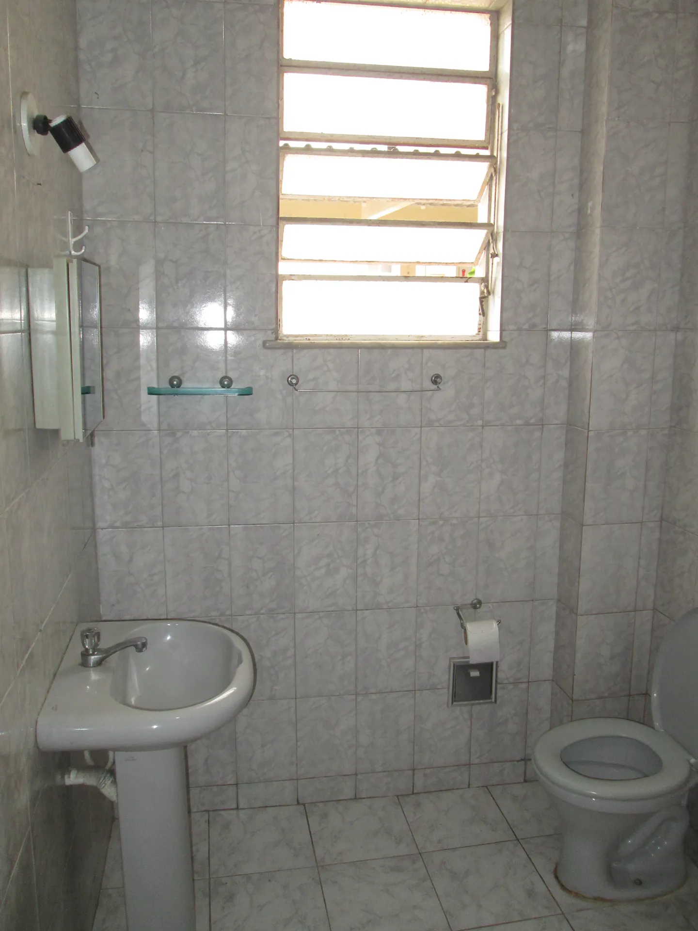 Apartment, 74 m², with wood or laminate floors — photo 4