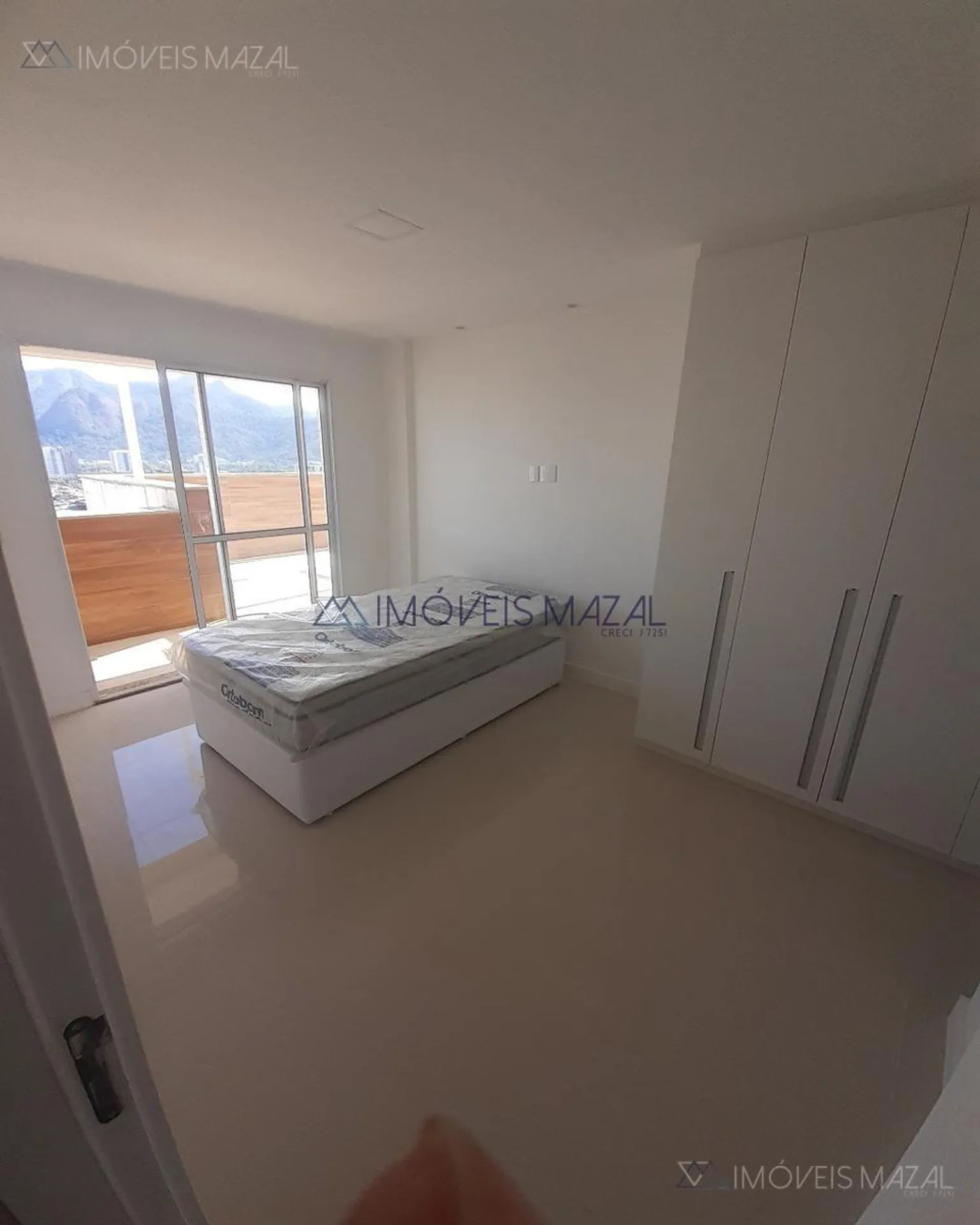 Linear duplex with 3 bedrooms and a BBQ balcony — photo 15