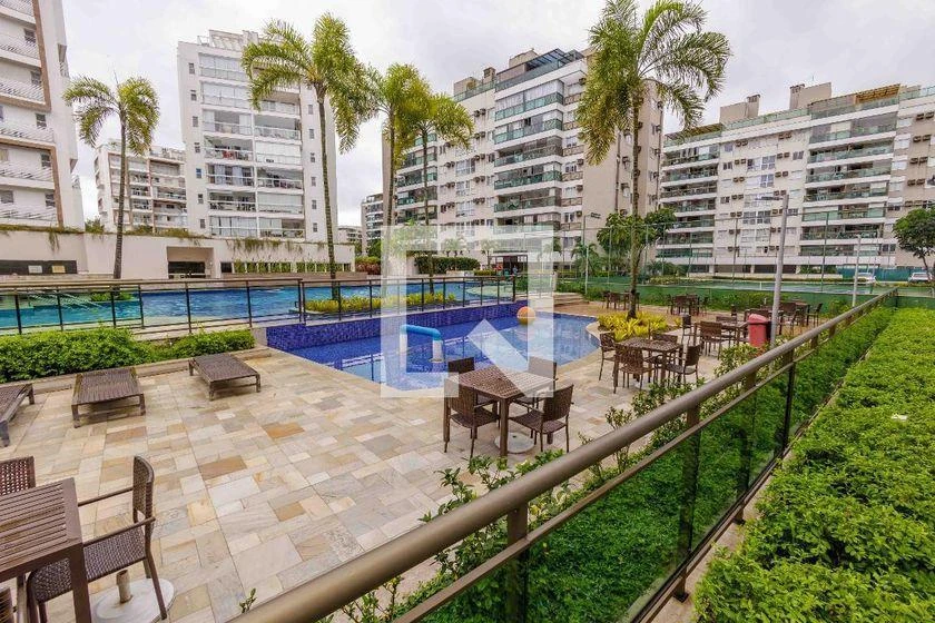Glass-enclosed balcony in a 3-bedroom apartment, 76 m² — photo 34