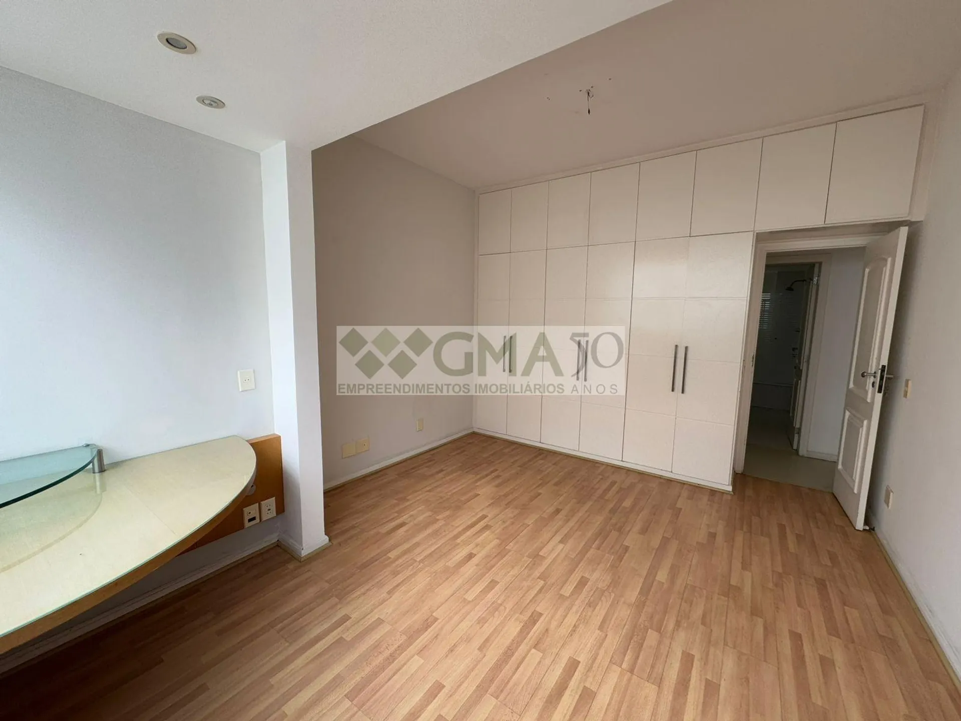 Apartamento com 4 quartos e 4 banheiros, com varanda — photo 18