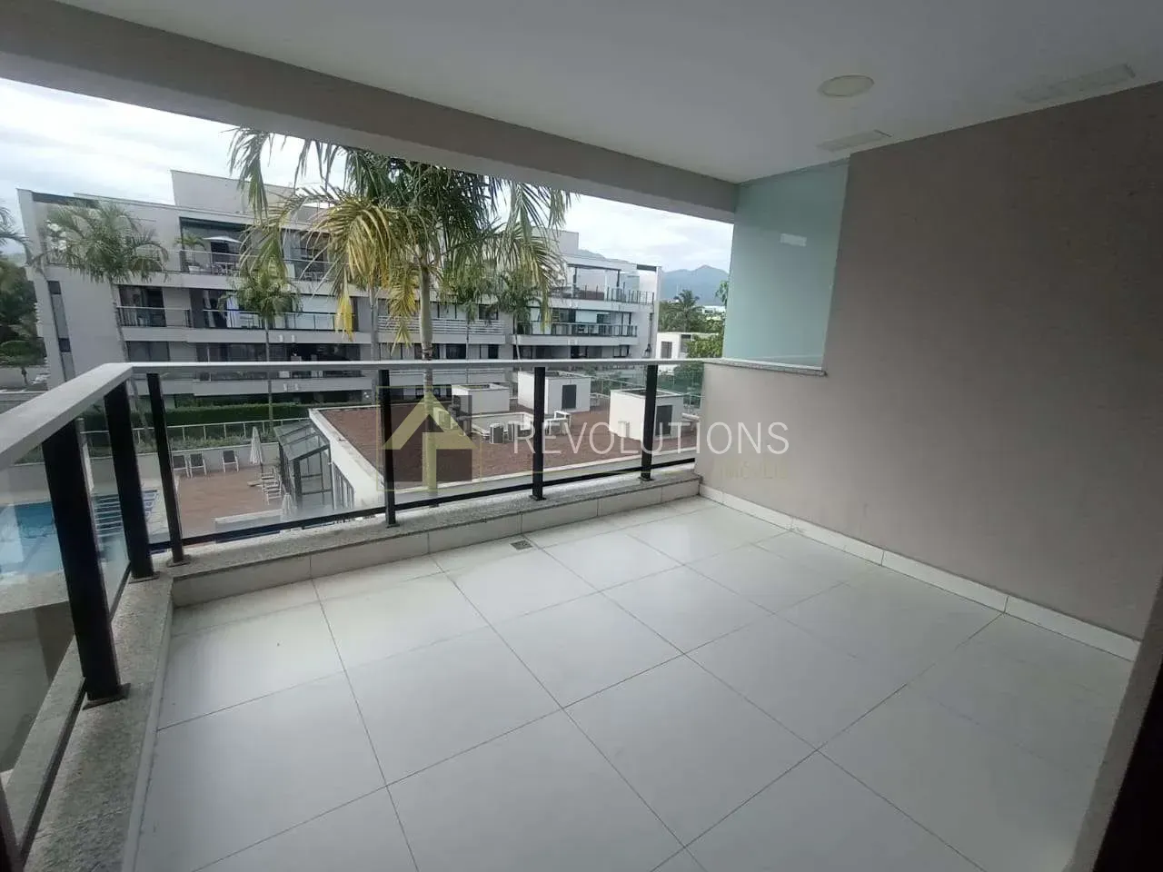 Apartamento sem mobília com 4 quartos e 5 banheiros — photo 3