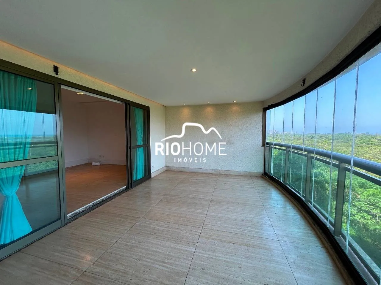 Apartment, 174 m², with a glass-enclosed balcony — photo 23