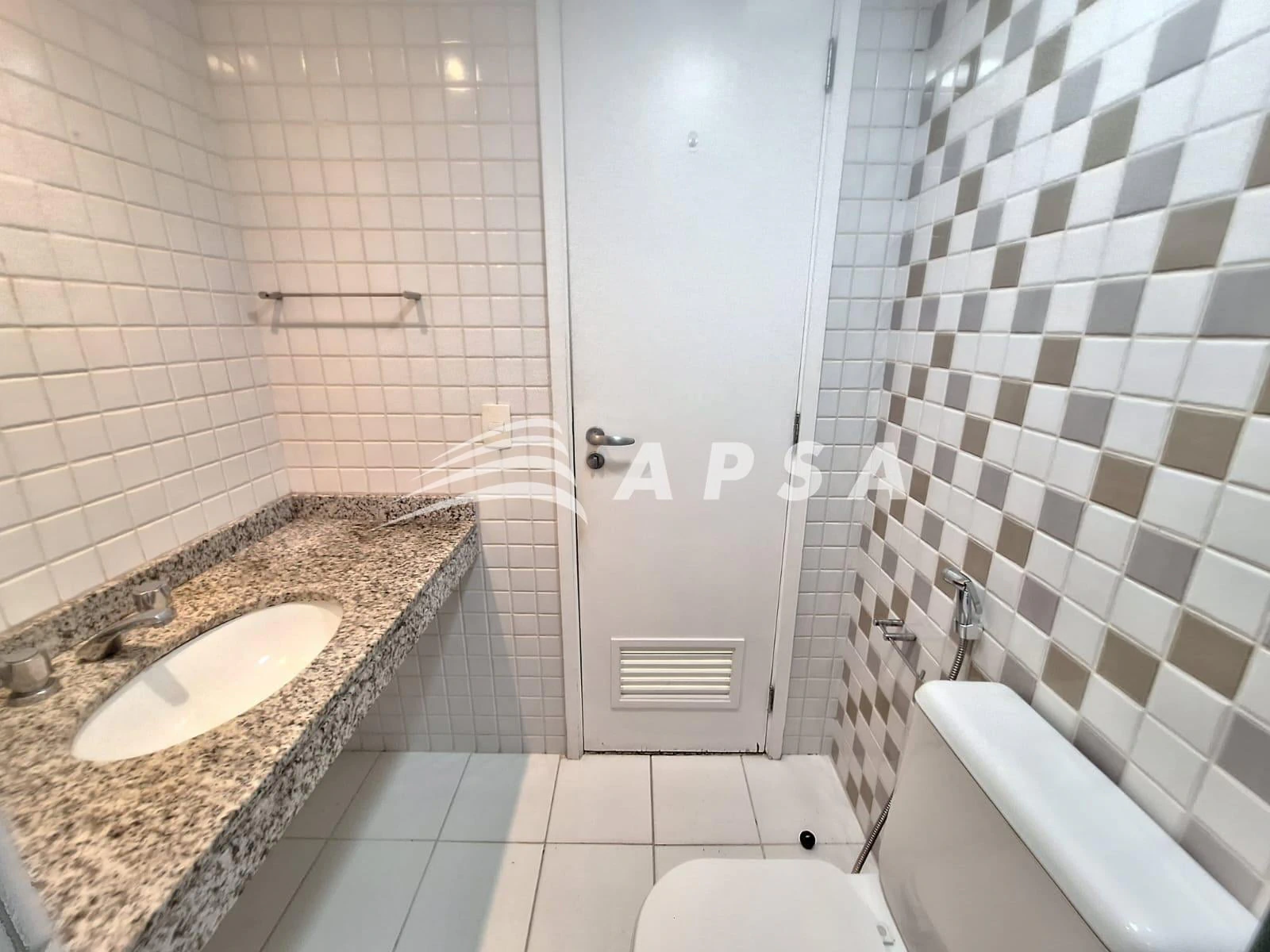 3-bedroom apartment with a private BBQ — photo 2