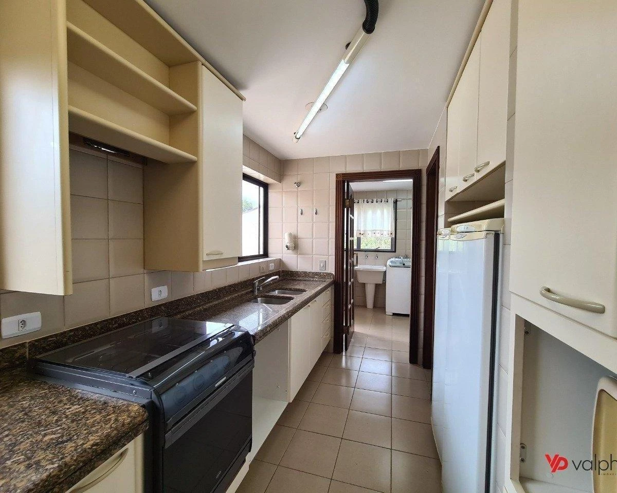 Condo house with 3 bedrooms and 5 bathrooms — photo 24