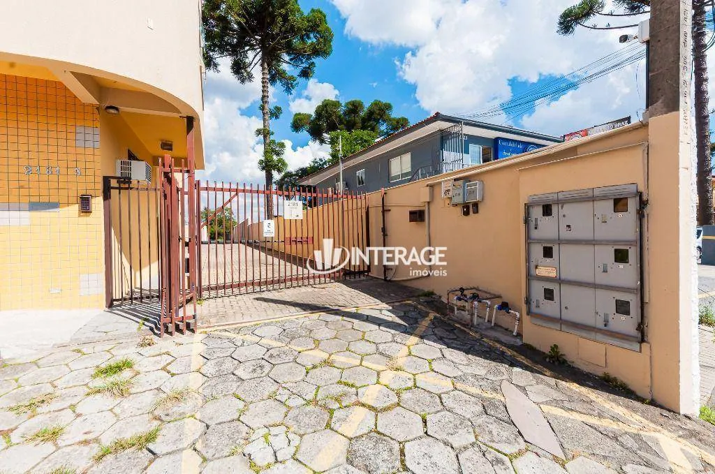 House with 3 bedrooms and a private garden — photo 32