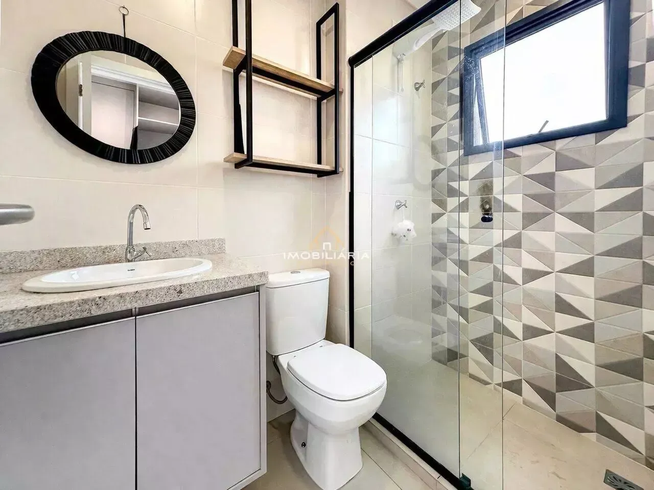 One-bedroom apartment in a building with a coworking space — photo 4