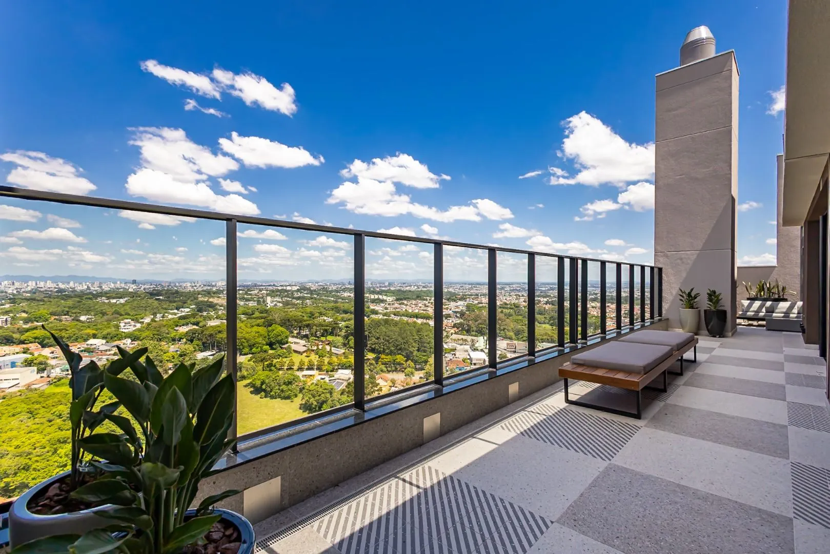Furnished apartment, 78 m², with a glass-enclosed balcony — photo 25