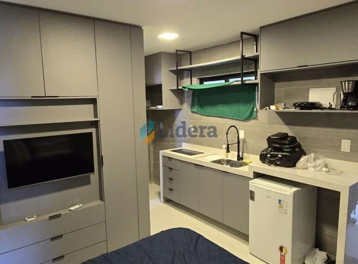 Невозможно? Нет, флет 20 м² без мебели: 1 спальня и кухня open-plan
