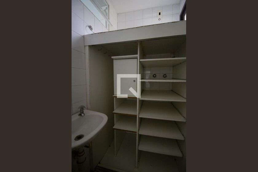 Apartamento sem mobília com 3 quartos e 5 banheiros — photo 48