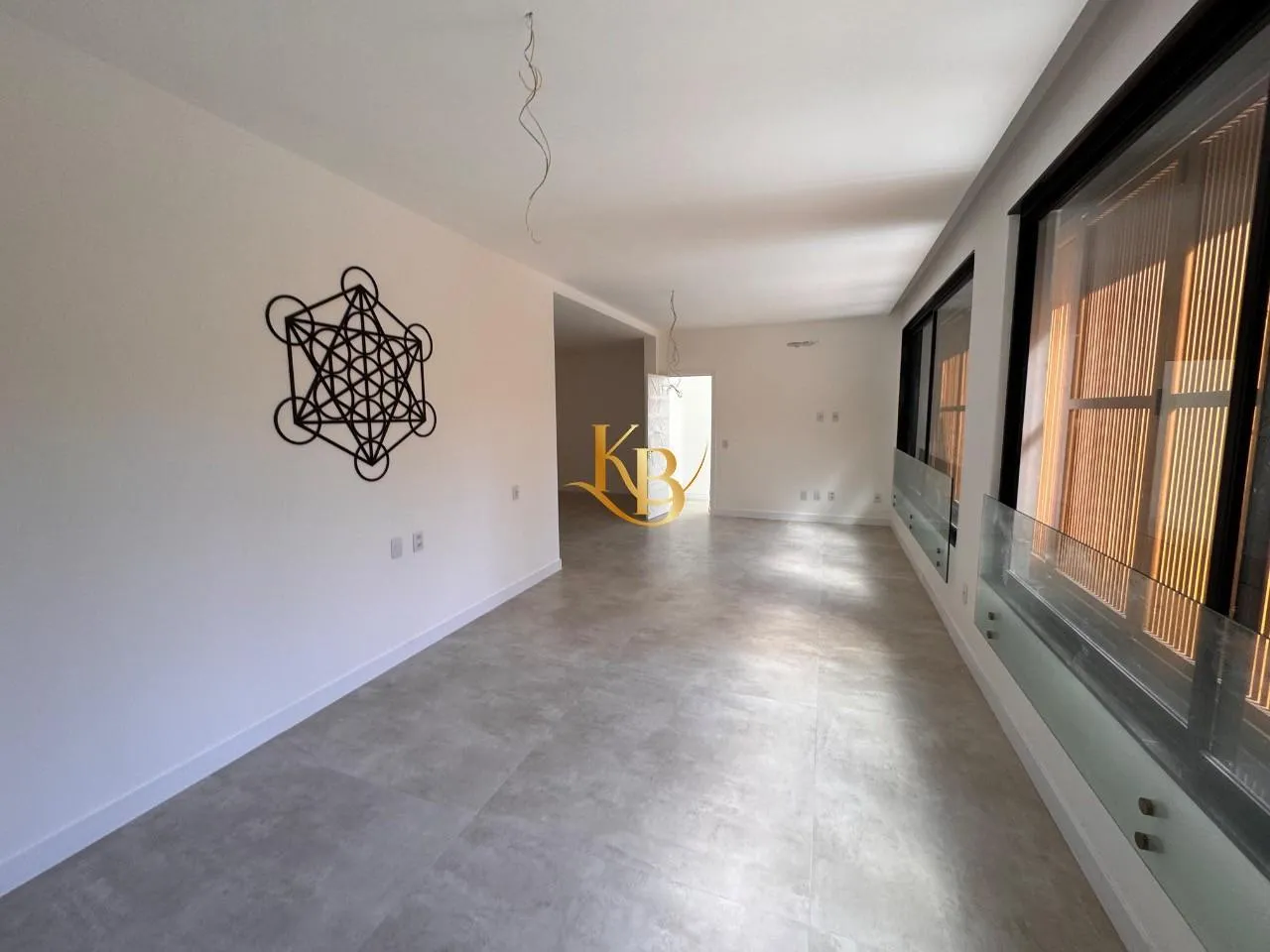 Casa com 5 quartos e área de piscina ao ar livre — photo 34