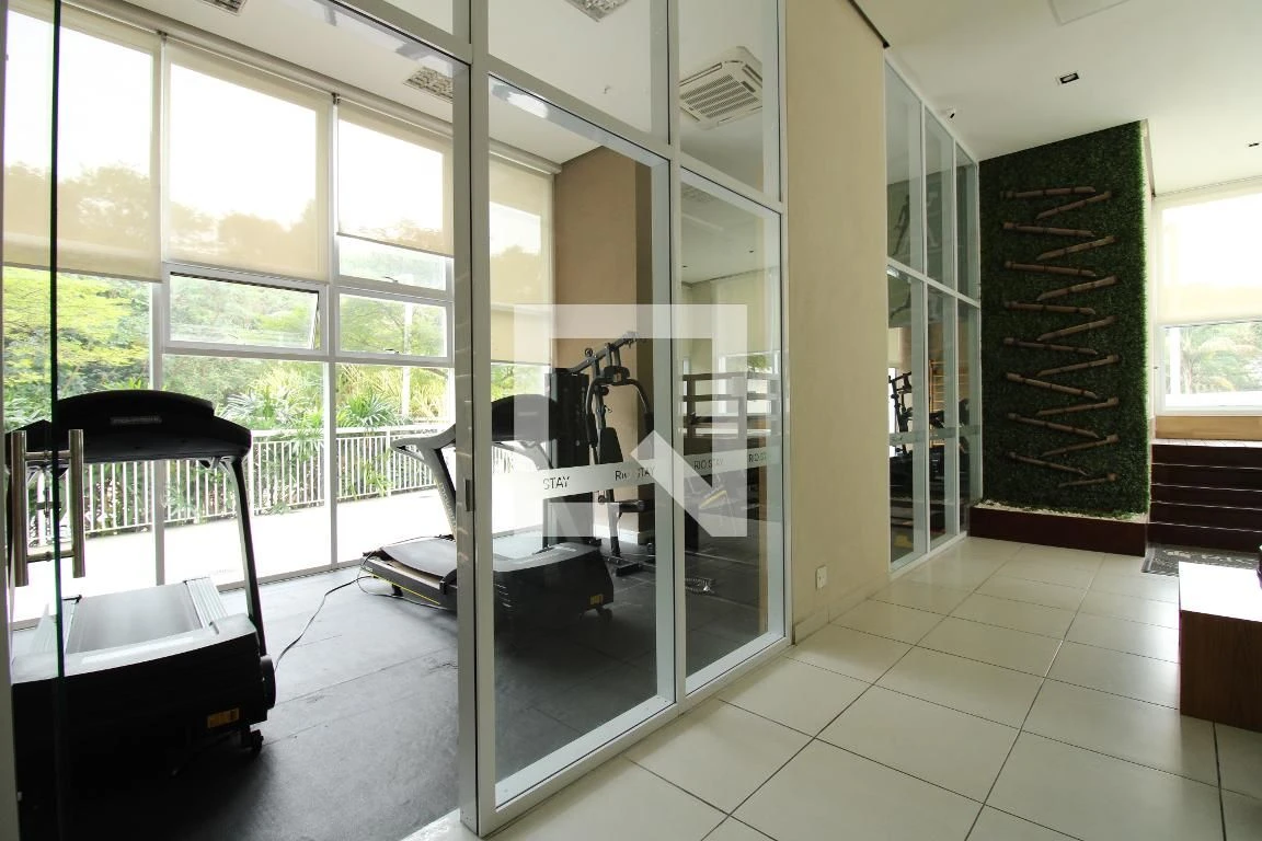 1-bedroom apartment with a glassed-in balcony — photo 22