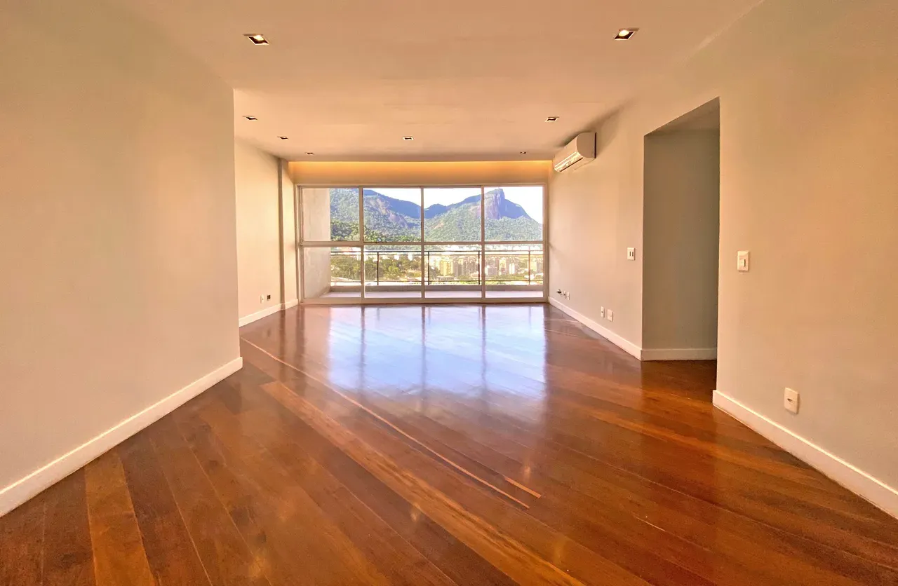 3-bedroom apartment in a building with a sauna — photo 5