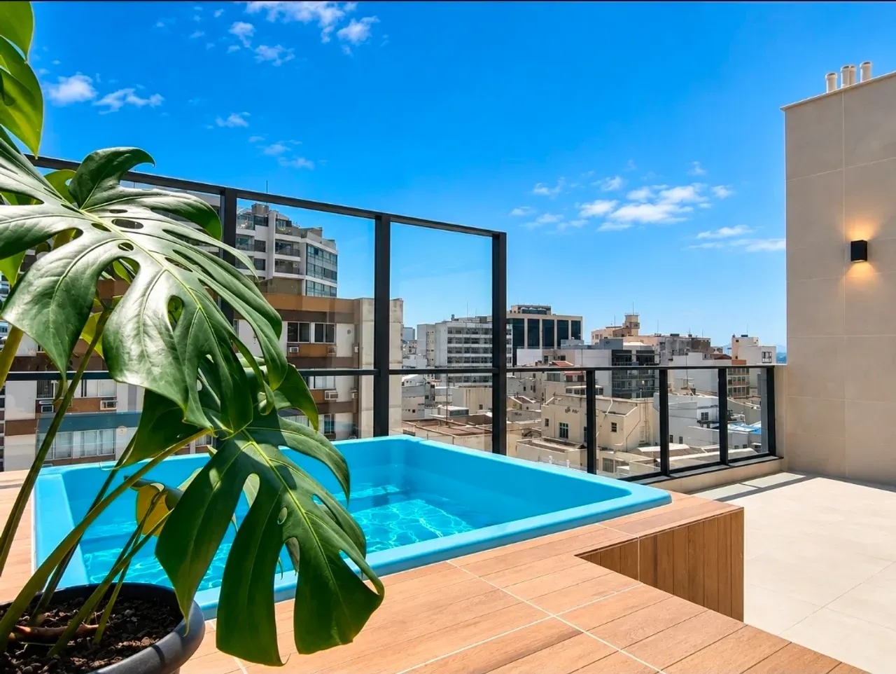 3-bedroom apartment with a water view in Rio de Janeiro — photo 21