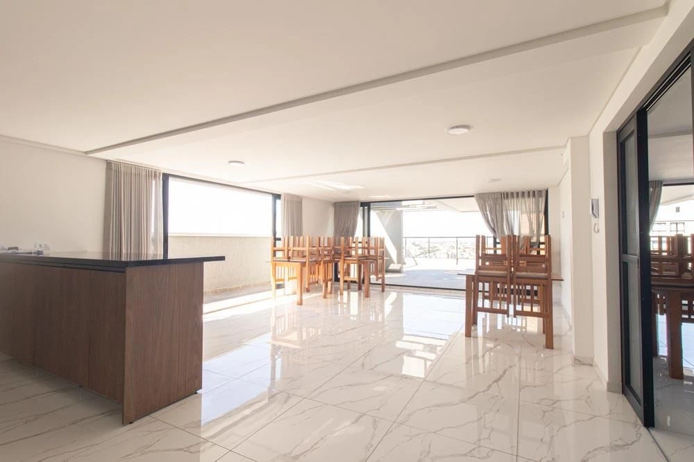 Floor-to-ceiling windows in a one-bedroom apartment, 36 m² — photo 24