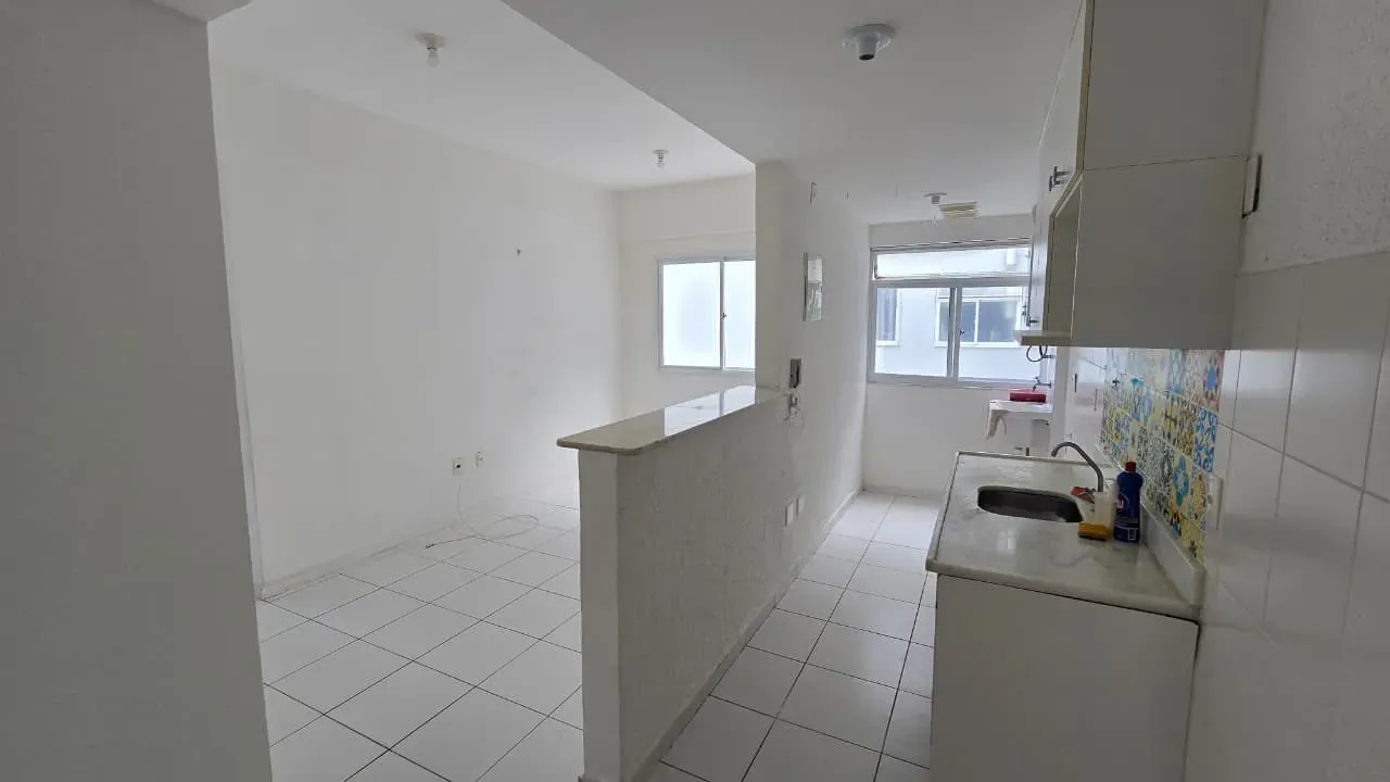 2-bedroom apartment in a building with a gym — photo 2