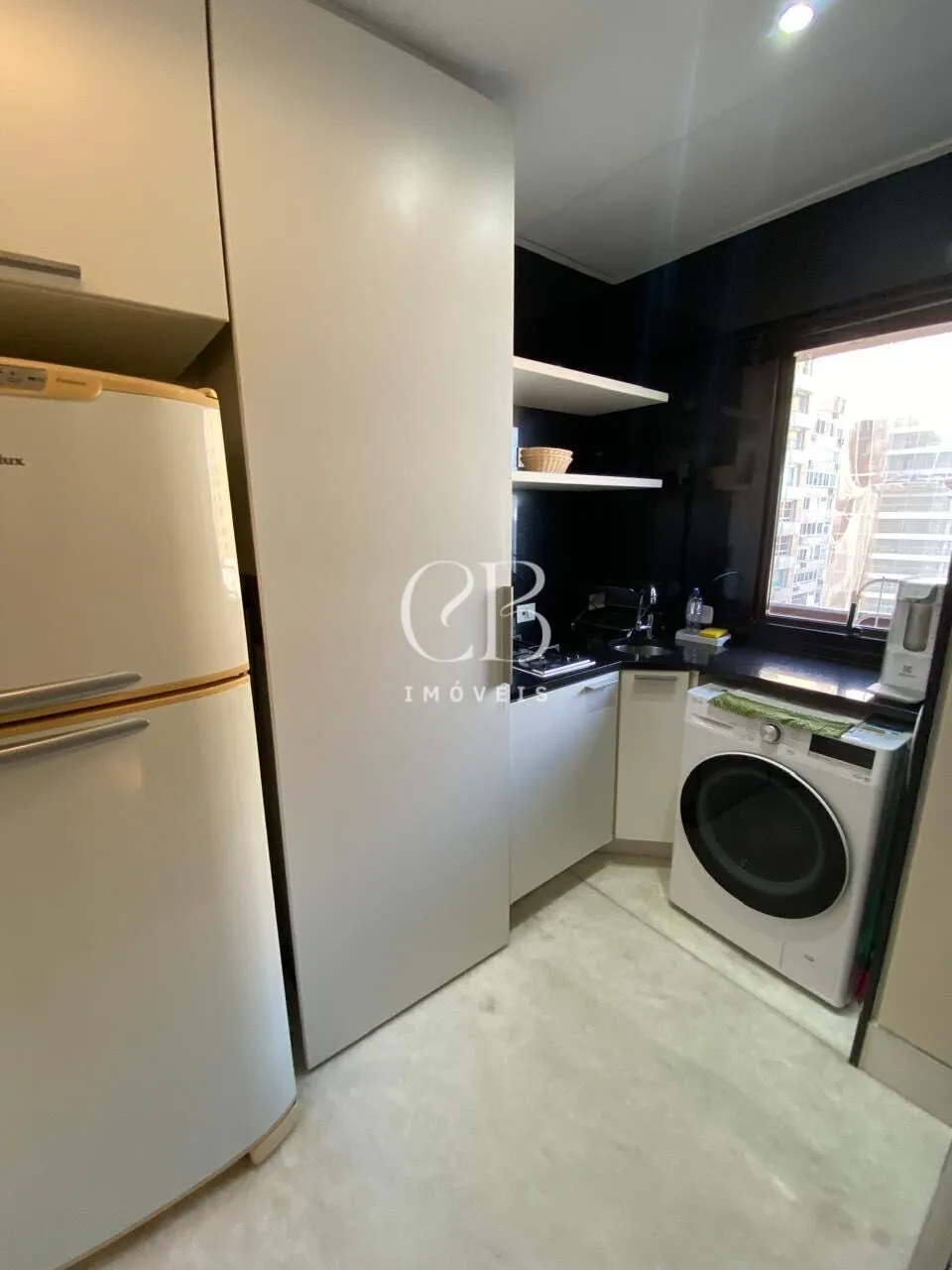Furnished apartment with 2 bedrooms and open-plan kitchen — photo 2