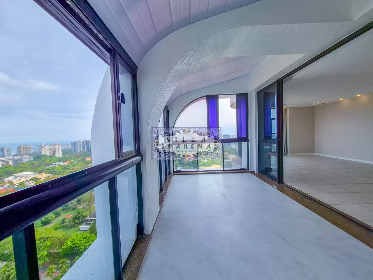 200 m² apartment with 3 en-suite bedrooms and private BBQ — photo 2