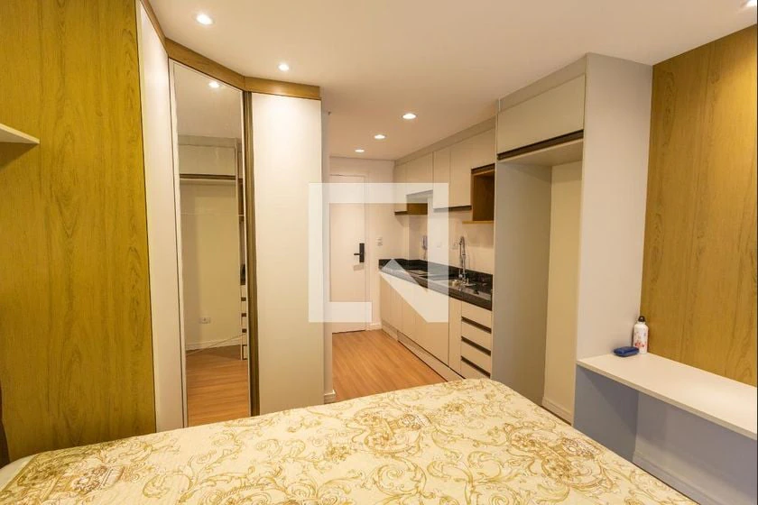 Studio, 28 m², with wood or laminate floors — photo 6