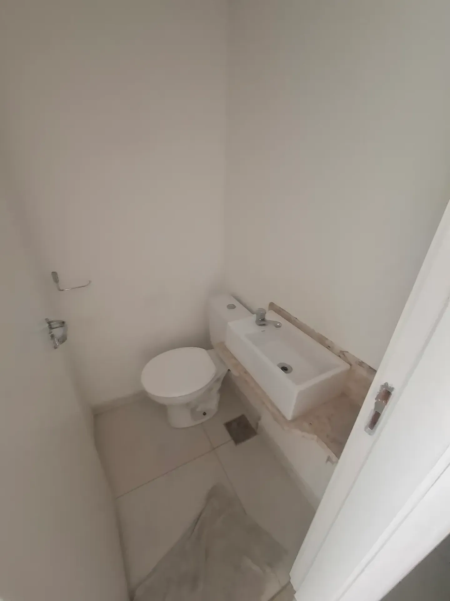 Apartamento de 3 dormitorios con balcón acristalado 77 m² — photo 24