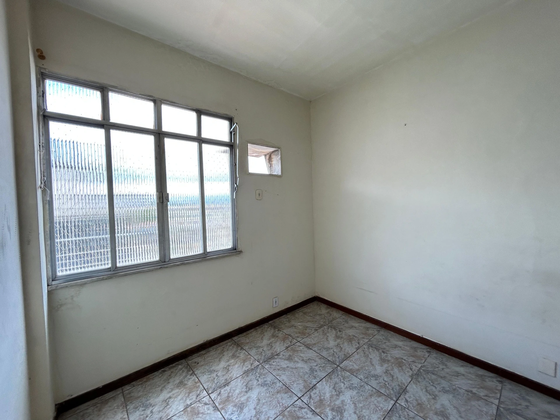 3-bedroom apartment with a walk-in closet — photo 16
