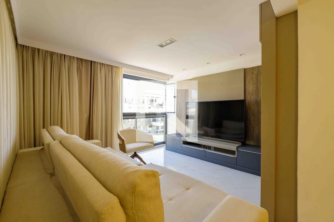 Apartamento mobiliado com 4 quartos e 4 banheiros — photo 11