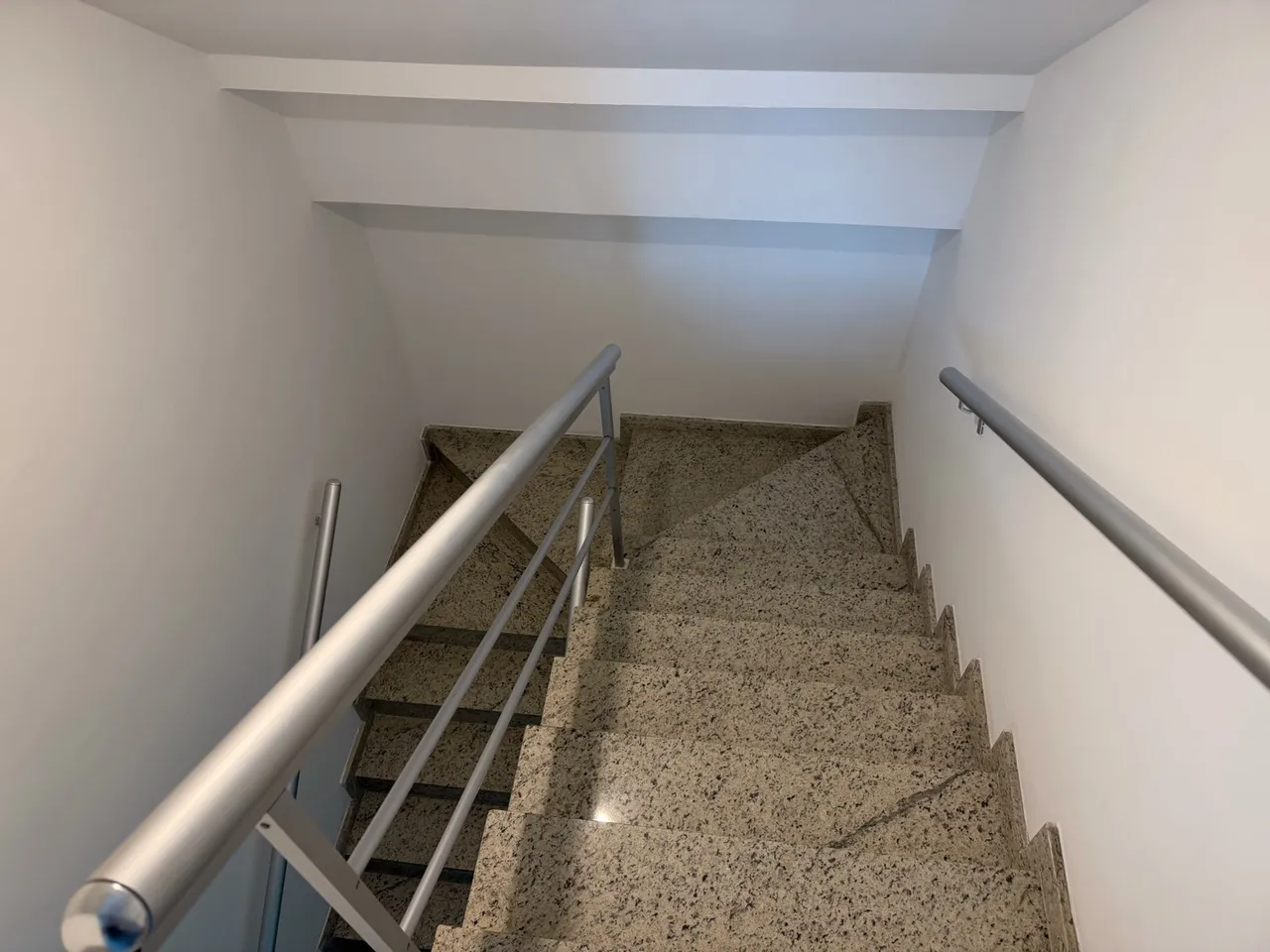 Casa, 320 m², com janelas do piso ao teto — photo 15