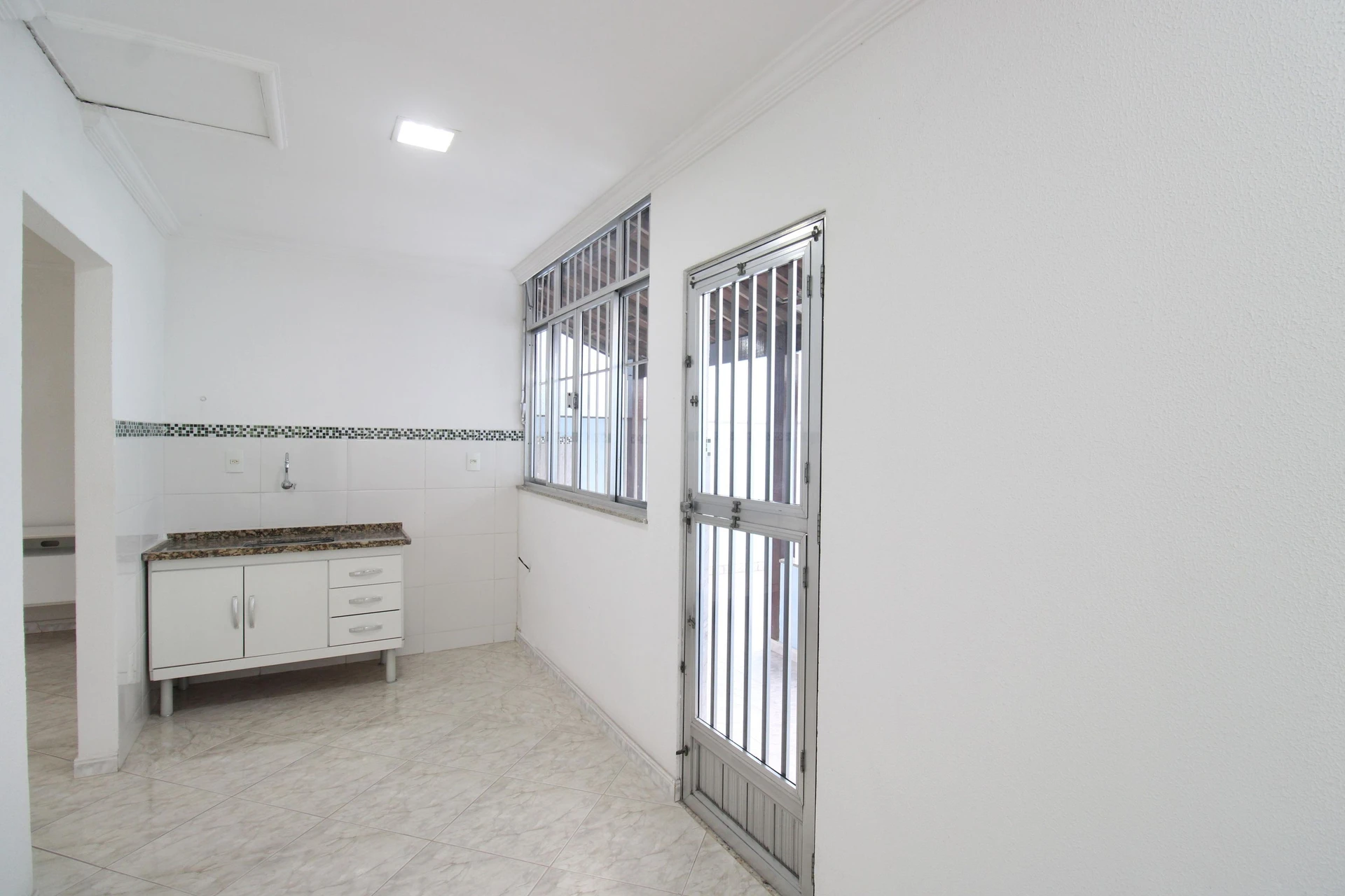 Studio for rent with 1 bedroom and private bathroom — photo 10