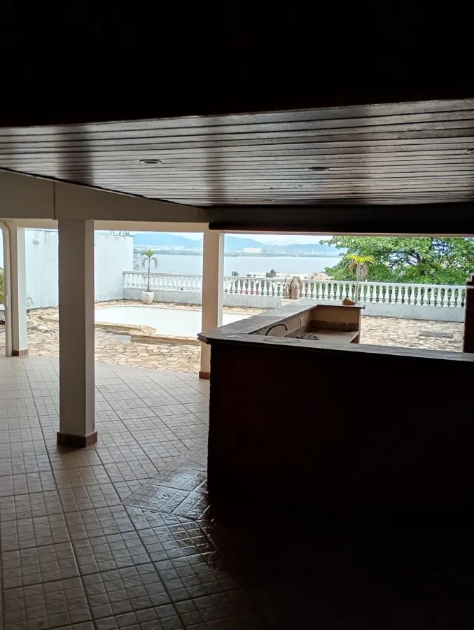 Furnished rental house with 3 bedrooms and 5 bathrooms — photo 23