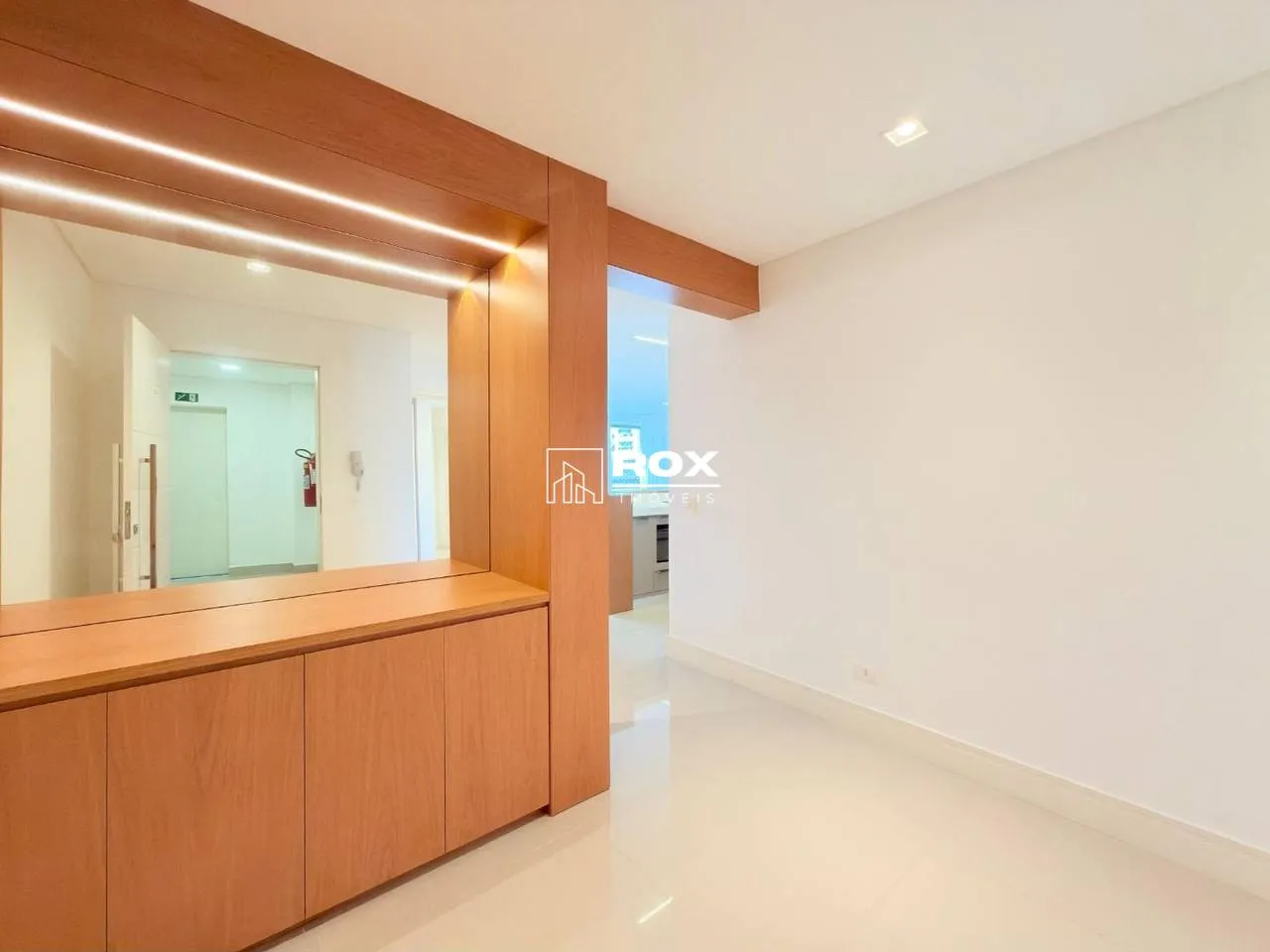 3-bedroom apartment with a jacuzzi in Curitiba — photo 35
