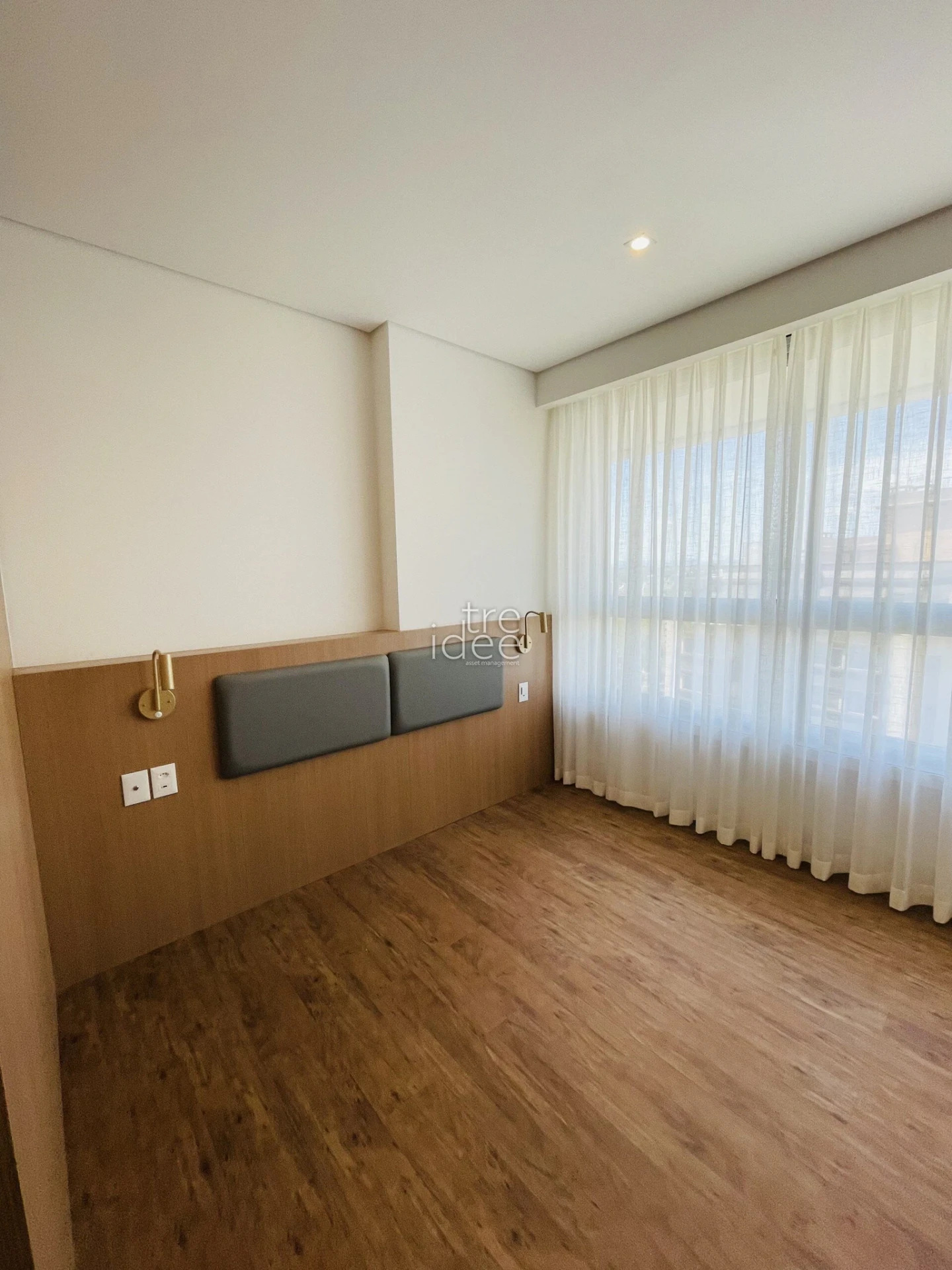 2-bedroom apartment with a washing machine — photo 28