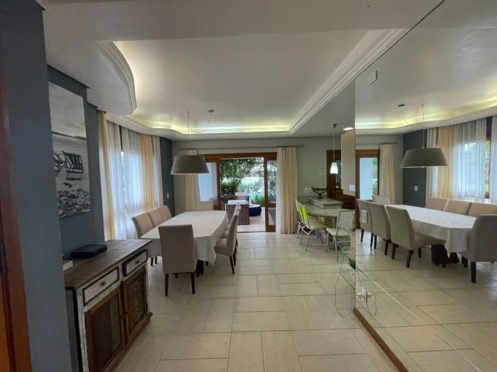 Ванна и 6 спален: дом 320 м² — photo 3