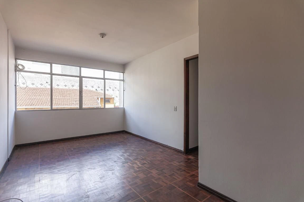 Unfurnished apartment with 3 bedrooms and 1 bathroom — photo 5