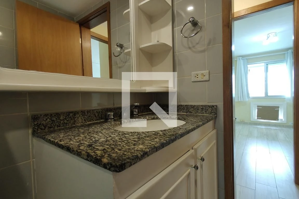 Панорамні вікна та 2 спальні: квартира 73 м² — photo 19