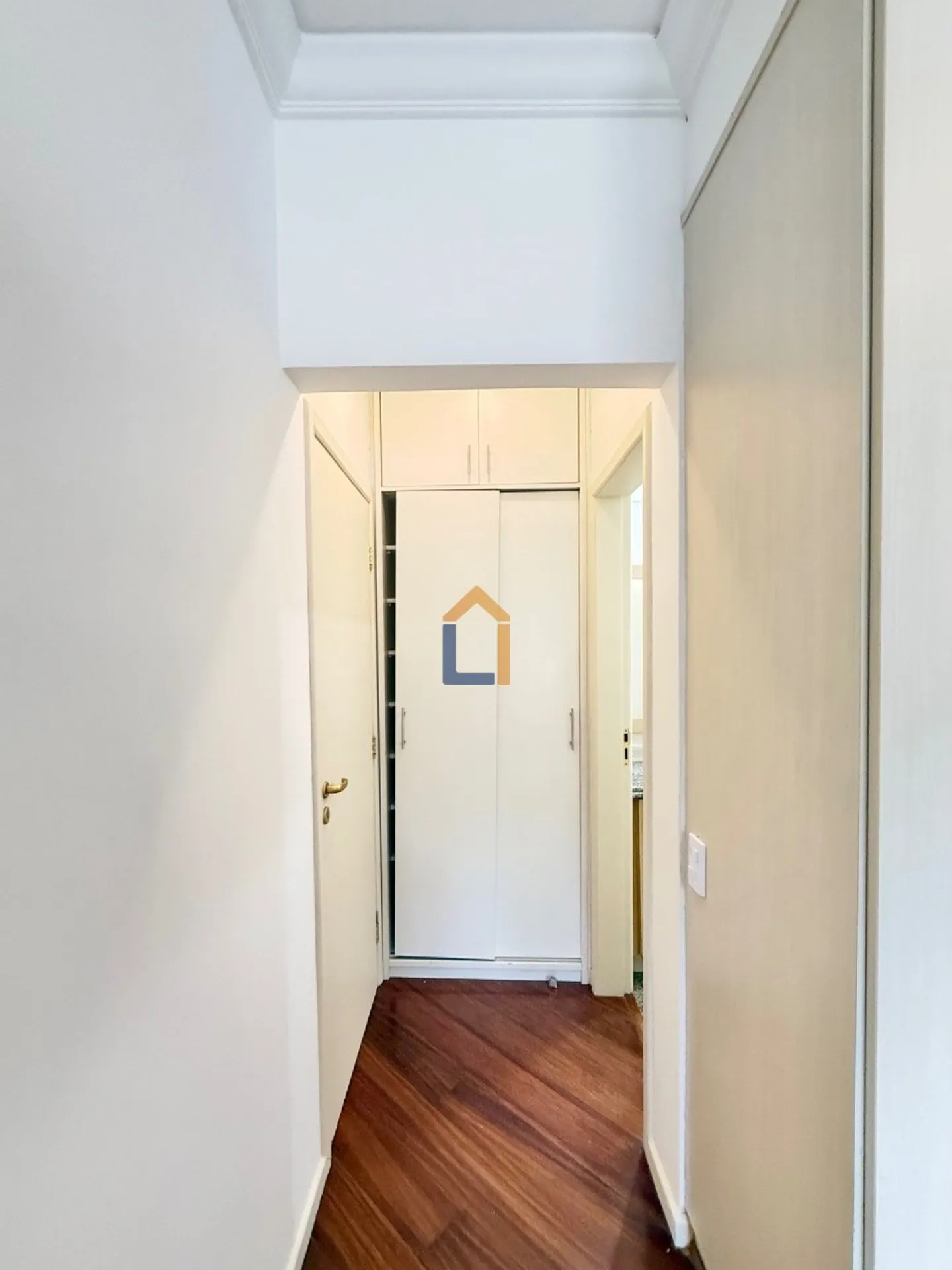 3-bedroom apartment with a washing machine in Curitiba — photo 28