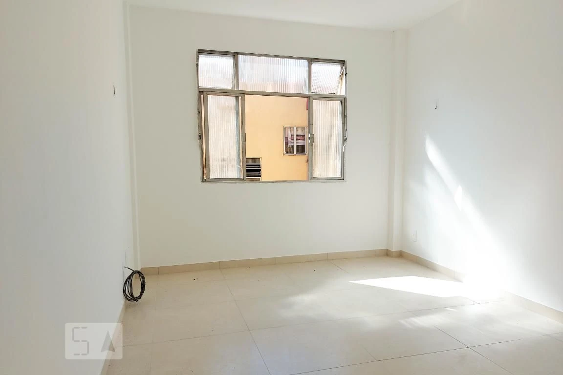 2-bedroom apartment in a building with an indoor pool — photo 7