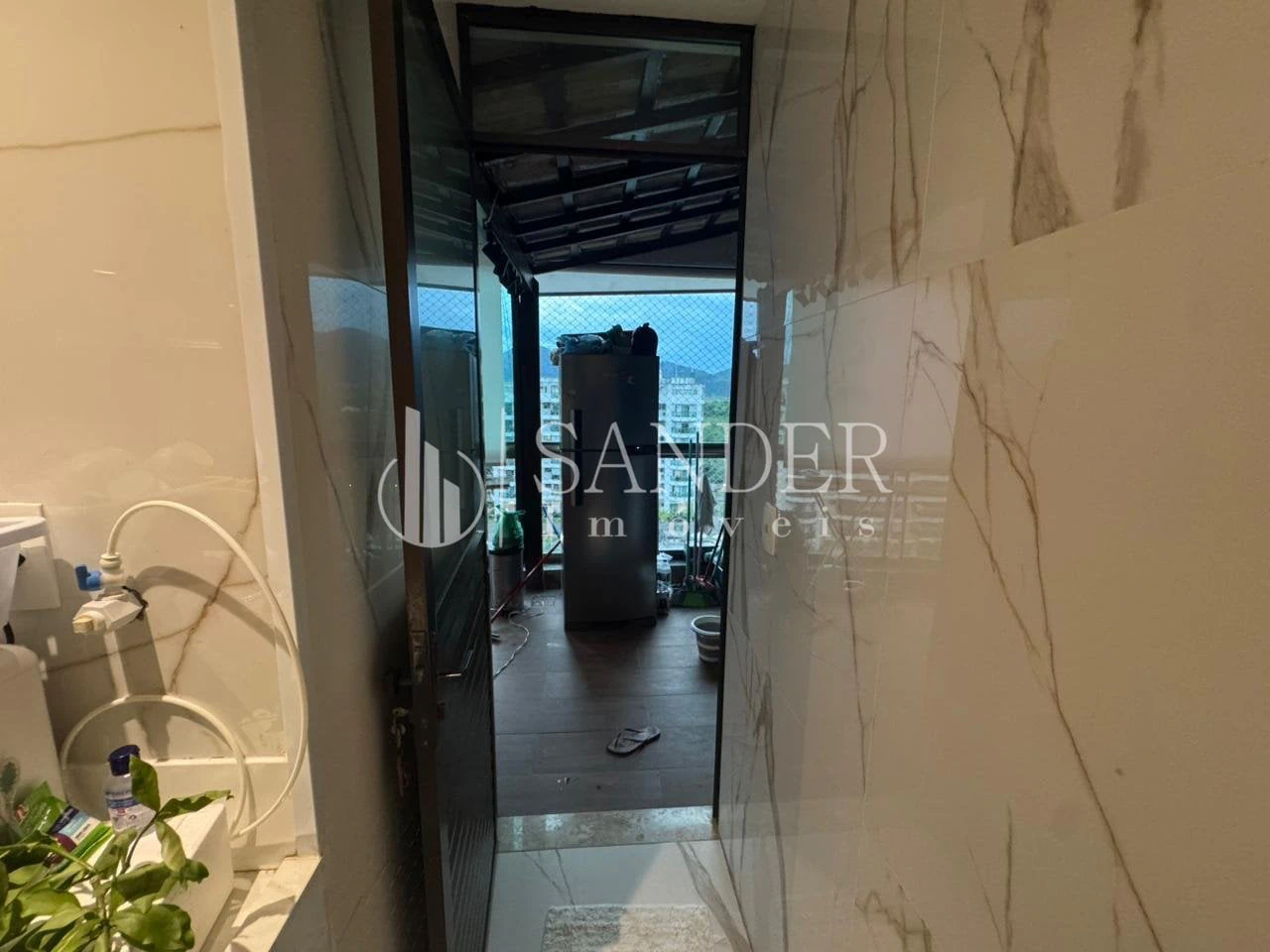 4-bedroom penthouse with an open-plan kitchen — photo 10