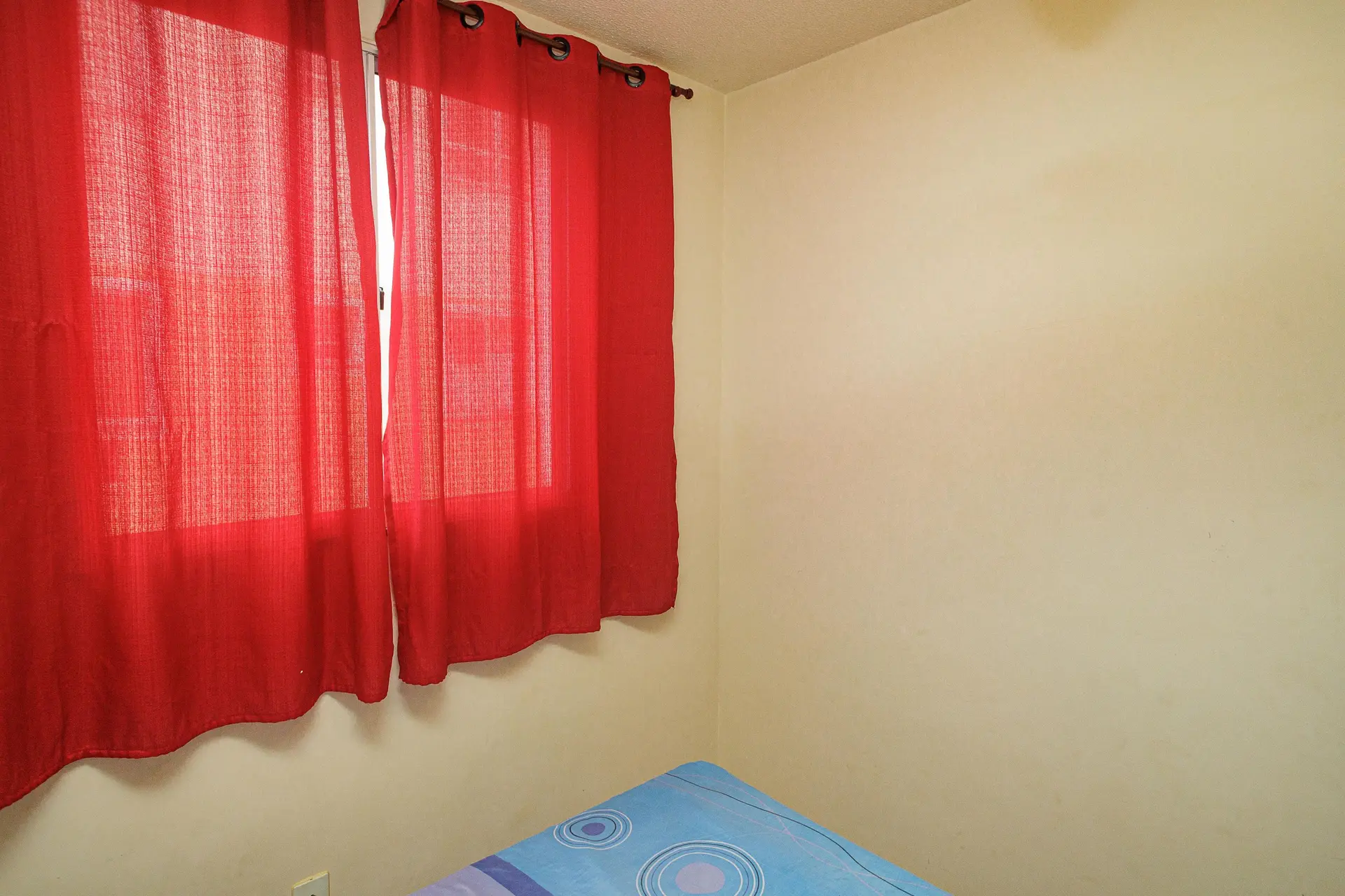Furnished rental apartment with 2 bedrooms and 1 bath — photo 10