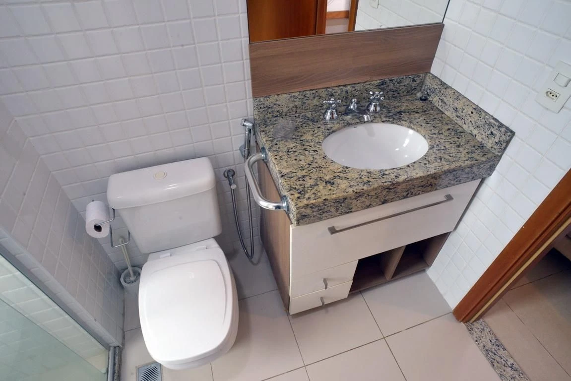 Jacuzzi in a 4-bedroom apartment, 233 m² — photo 66