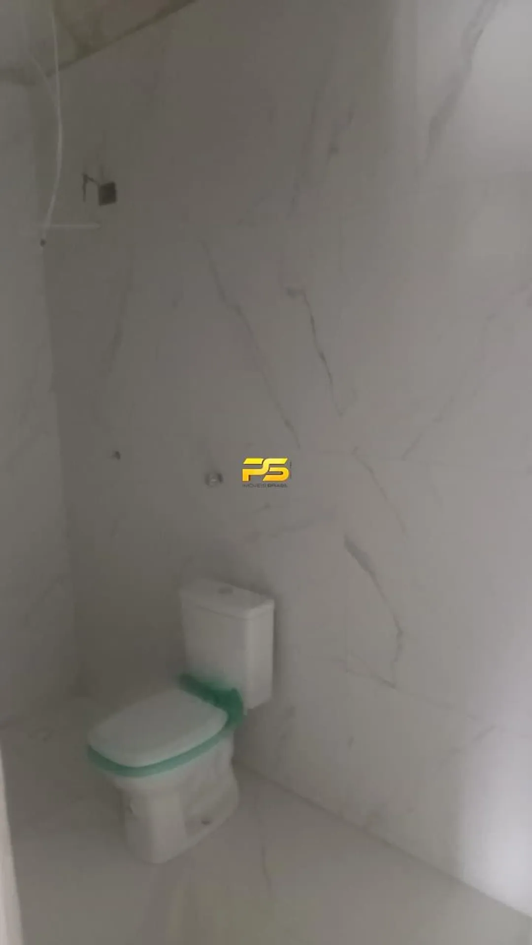 350 m² house with 7 bedrooms needing renovation — photo 7