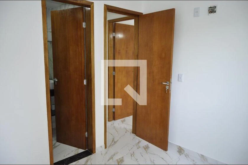 2-bedroom apartment in a building with a gym — photo 5