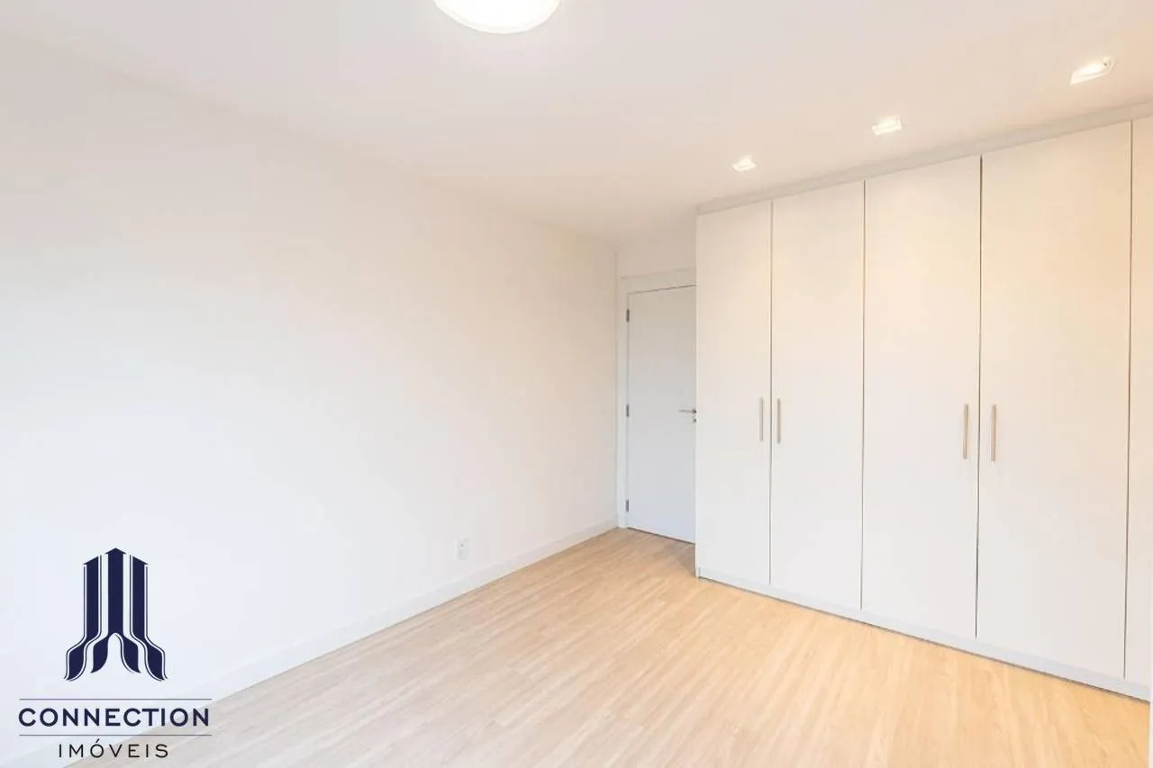 3-bedroom apartment with a grill on the balcony — photo 28