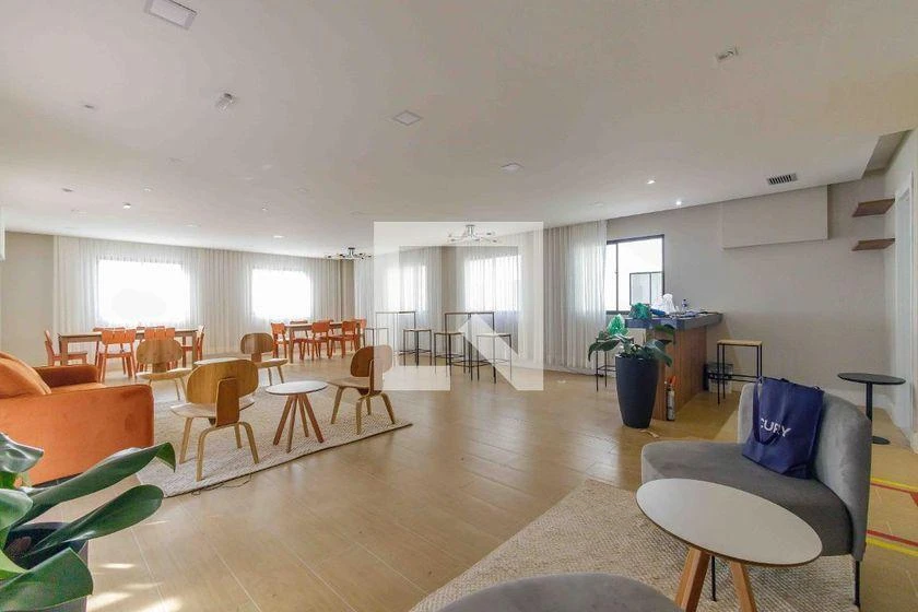2-bedroom apartment in a building with a gym — photo 20
