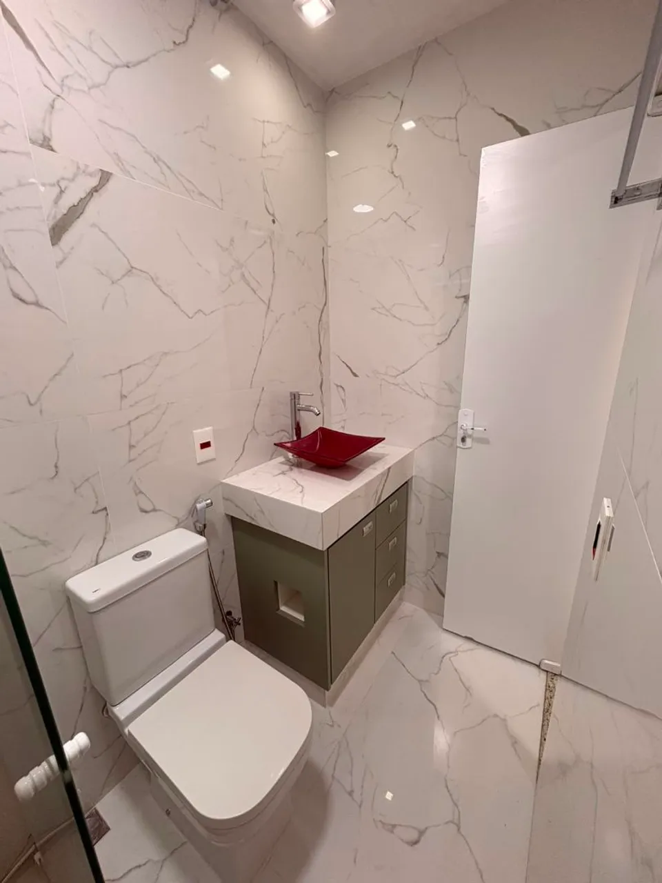 Unfurnished apartment with 3 bedrooms and 4 bathrooms — photo 13