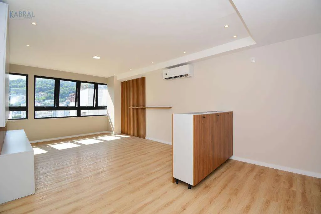 Furnished 52 m² apartment with a suite and guest lavabo