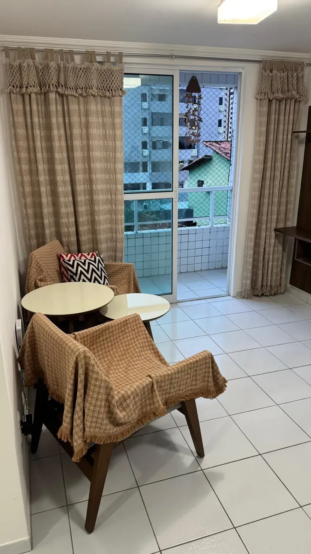 Furnished 2-bedroom apartment with parking space